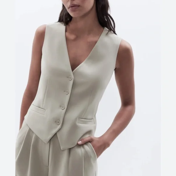 Rachel Zoe Beige Buttoned Vest - Picture 4 of 4